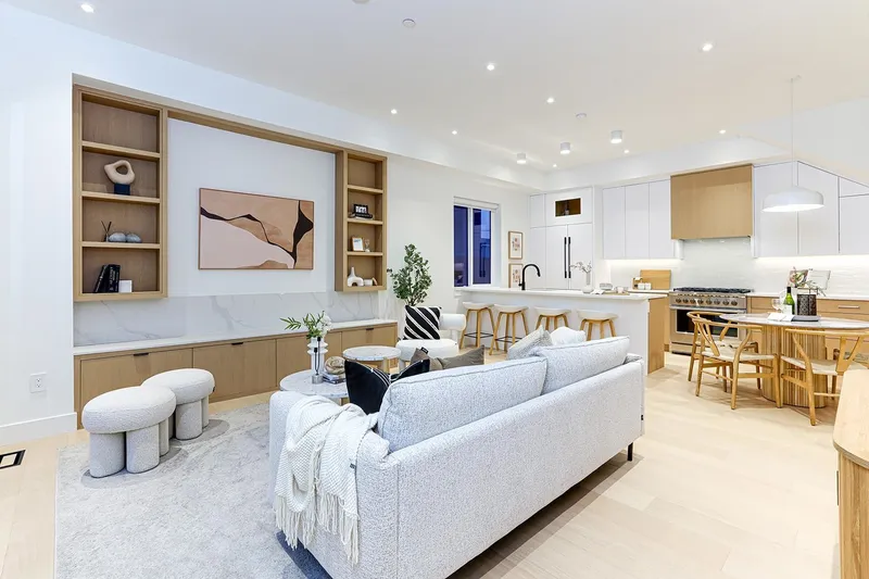 1 944 E 13 AVENUE - photo 3 of 19