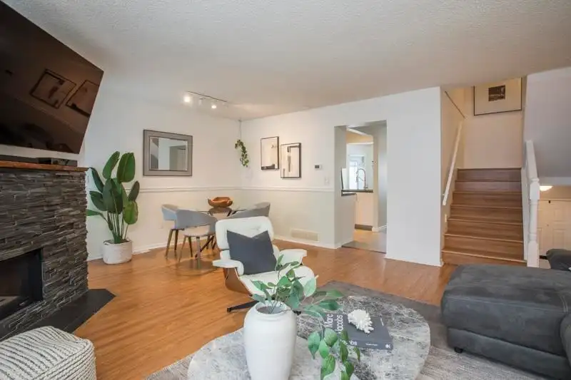 27 1195 FALCON DRIVE - photo 4 of 39