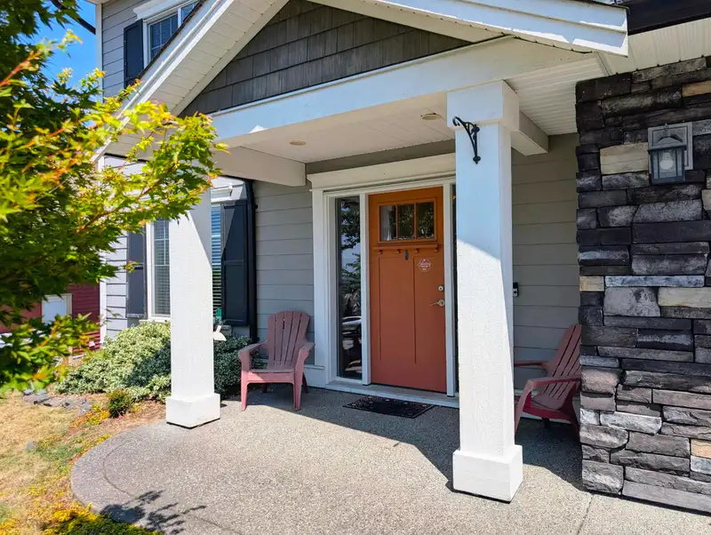51143 SOPHIE CRESCENT - photo 2 of 33