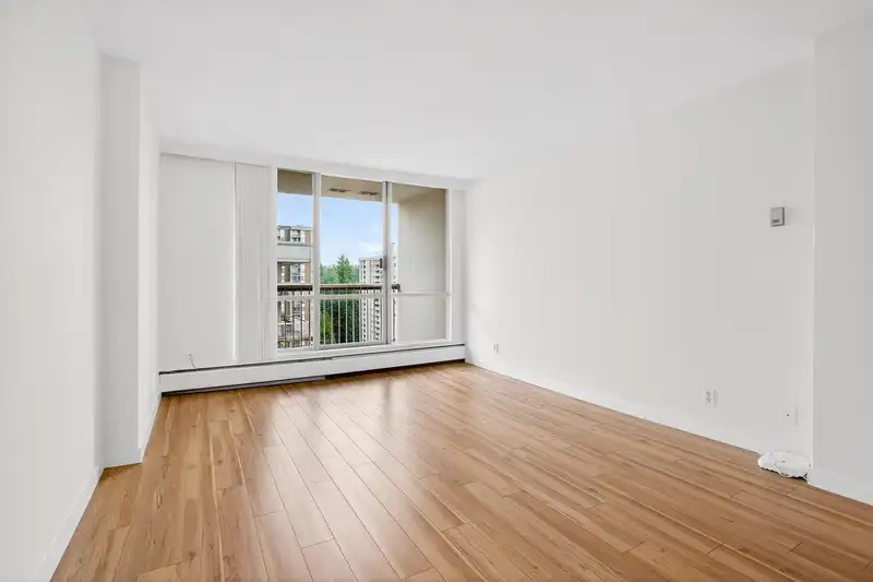 1306 2016 FULLERTON AVENUE - photo 4 of 26
