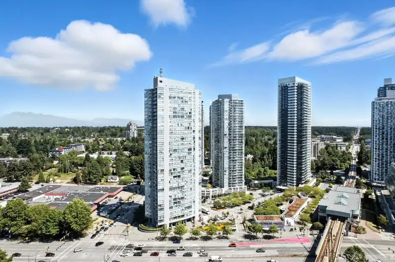 1001 13618 100 AVENUE - photo 2 of 17