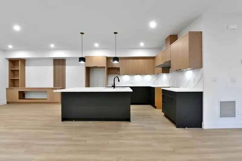 32905 3 AVENUE - photo 3 of 40