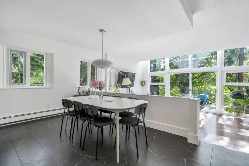 111 1350 VIEW CRESCENT - photo 1 of 38