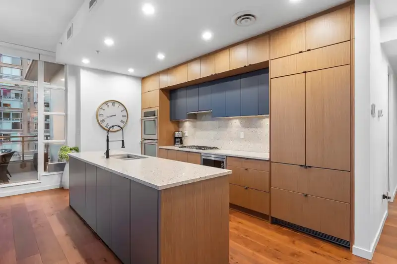 1503 1205 HOWE STREET - photo 3 of 40
