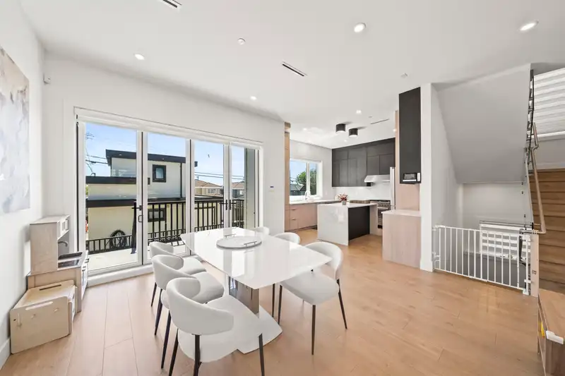 742 E 58TH AVENUE - photo 4 of 37
