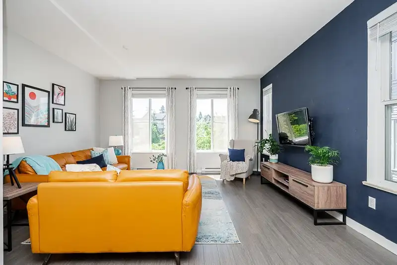 66 10735 84 AVENUE - photo 4 of 40