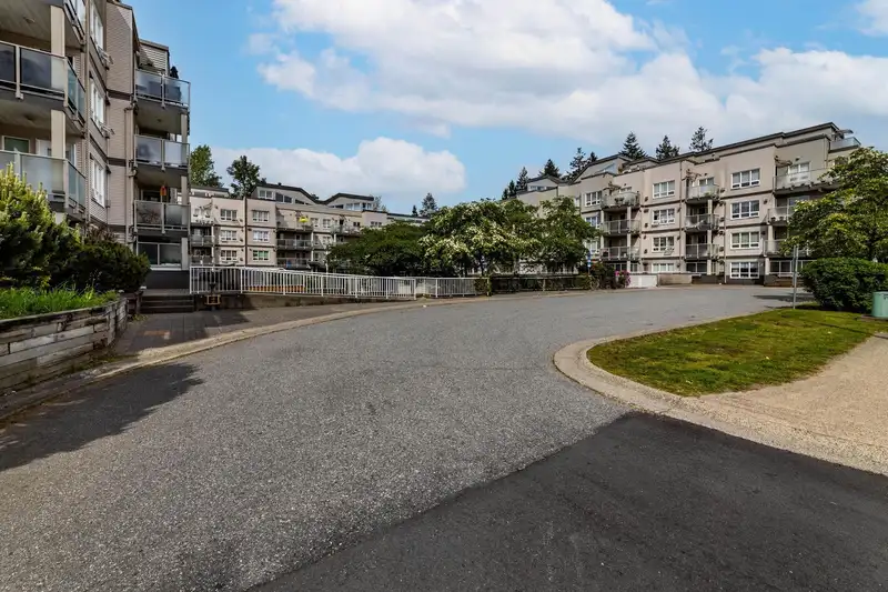 309 14377 103 AVENUE - photo 1 of 14