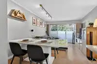 211 230 MOWAT STREET - thumbnail 1