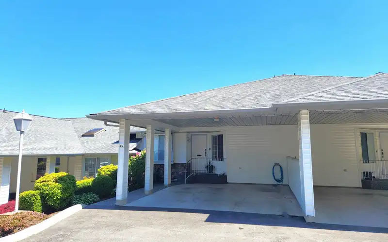 45 3055 TRAFALGAR STREET - photo 2 of 35