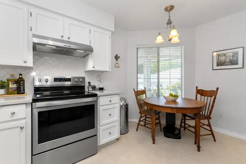 45 3055 TRAFALGAR STREET - photo 4 of 35