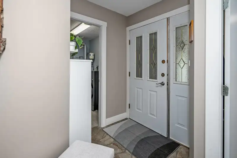 10350 HOLLYBANK DRIVE - photo 2 of 39