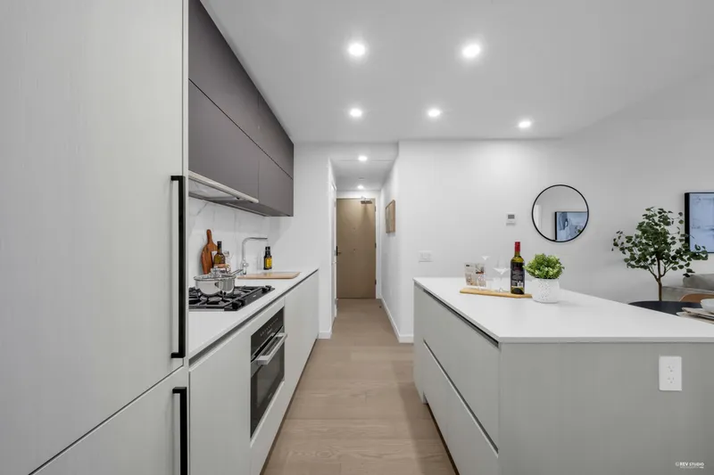 708 8415 GRANVILLE STREET - photo 4 of 23