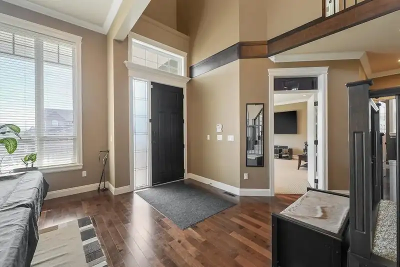 18927 54A AVENUE - photo 2 of 29