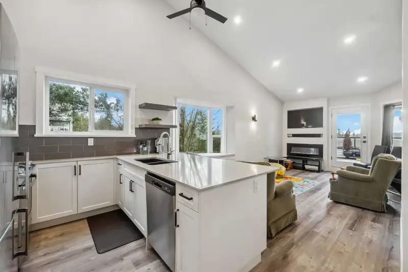 306 11726 225 STREET - photo 1 of 26