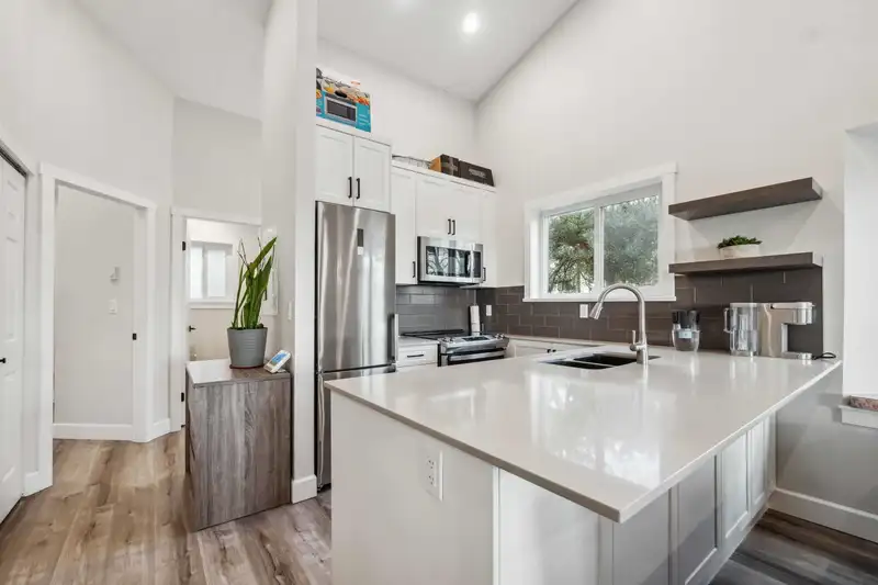 306 11726 225 STREET - photo 3 of 26