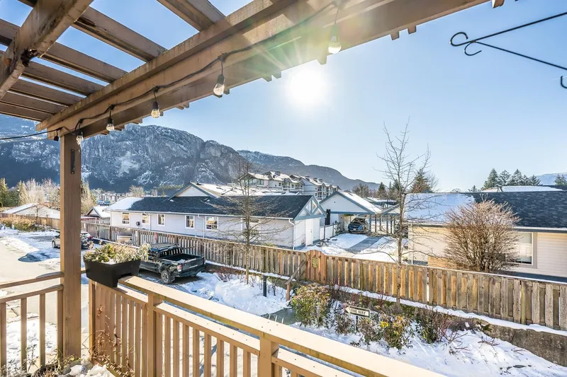 1198 VILLAGE GREEN WAY - photo 3 of 25