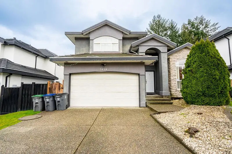 7658 147A STREET - photo 3 of 25