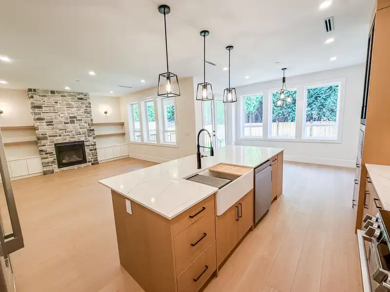 2 21092 WICKLUND AVENUE - photo 3 of 29