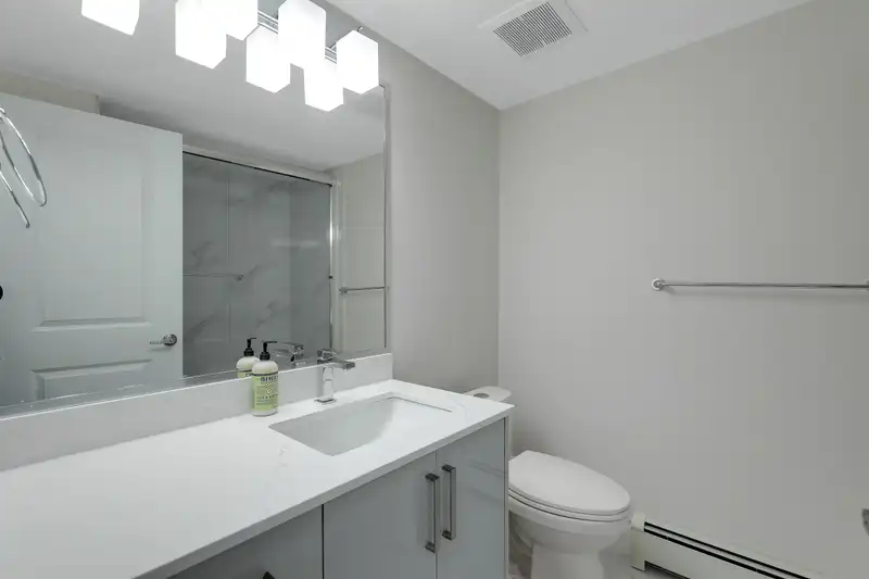 12509 77B AVENUE - photo 3 of 40