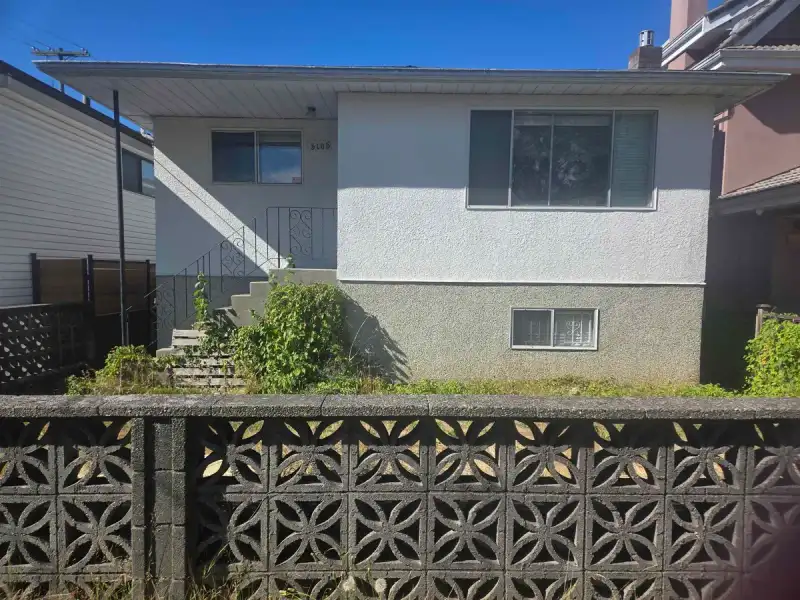 3105 E 47TH AVENUE - photo 1 of 13