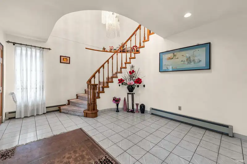 2218 UPLAND DRIVE - photo 3 of 28