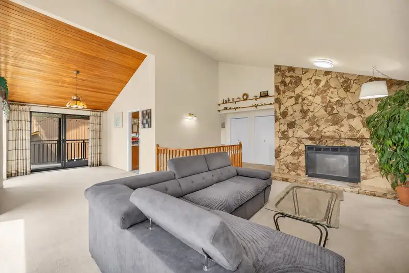 415 GOYER COURT - photo 4 of 21
