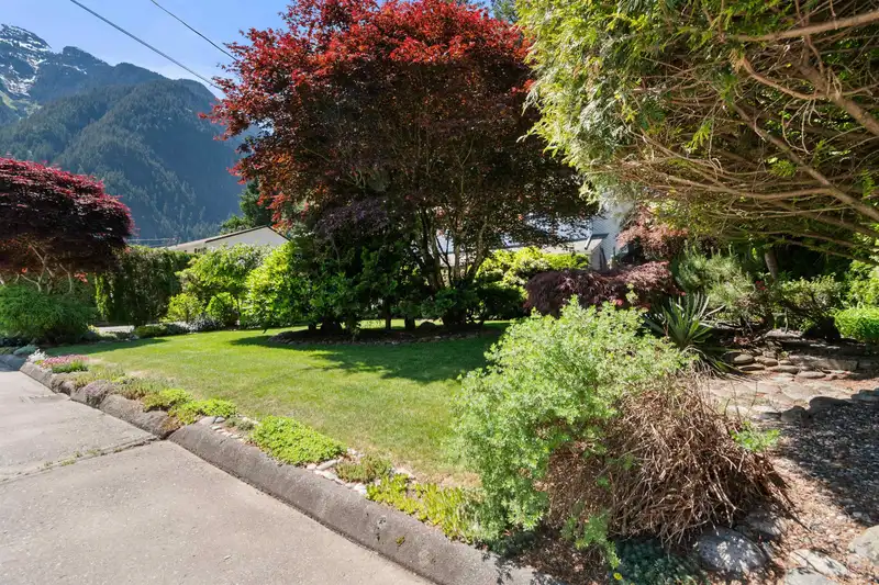 21035 SWALLOW PLACE - photo 3 of 40