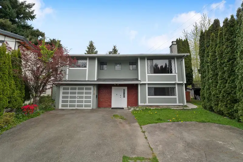 11516 PARKWOOD PLACE - photo 2 of 31