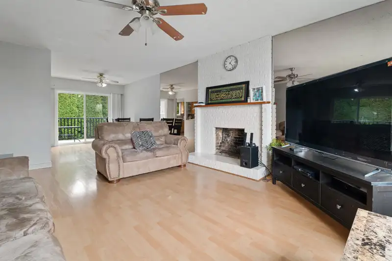 11516 PARKWOOD PLACE - photo 4 of 31