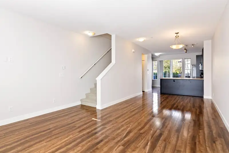 49 21867 50 AVENUE - photo 4 of 36