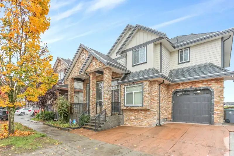 6677 125A STREET - photo 1 of 35