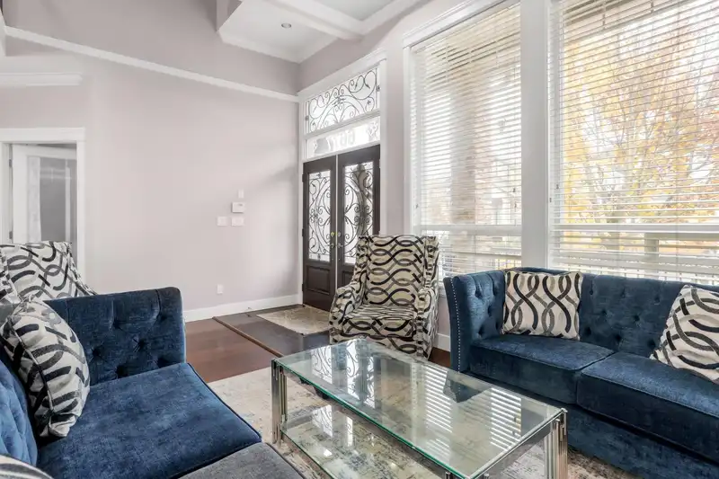 6677 125A STREET - photo 4 of 35