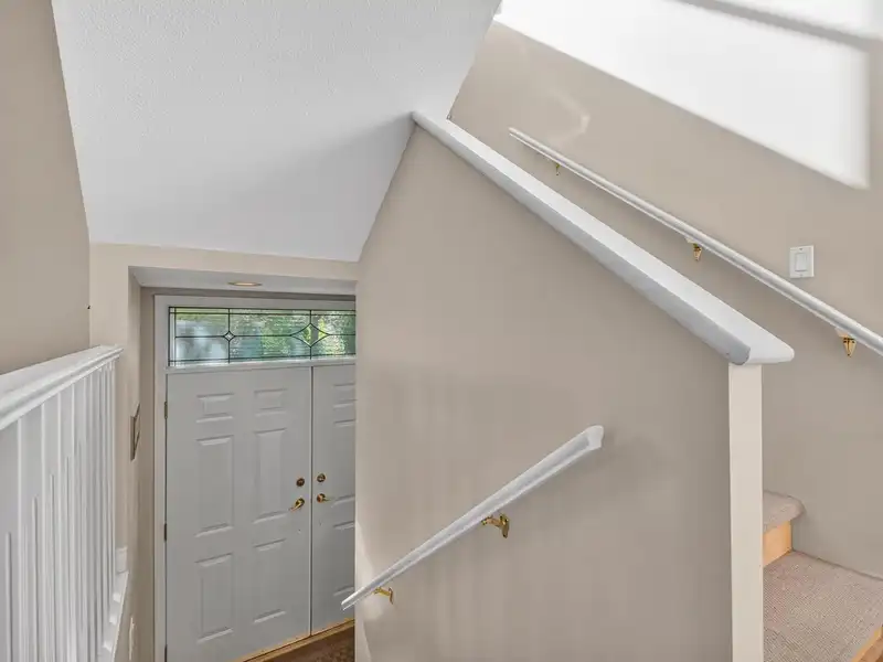 29 5221 OAKMOUNT CRESCENT - photo 2 of 34