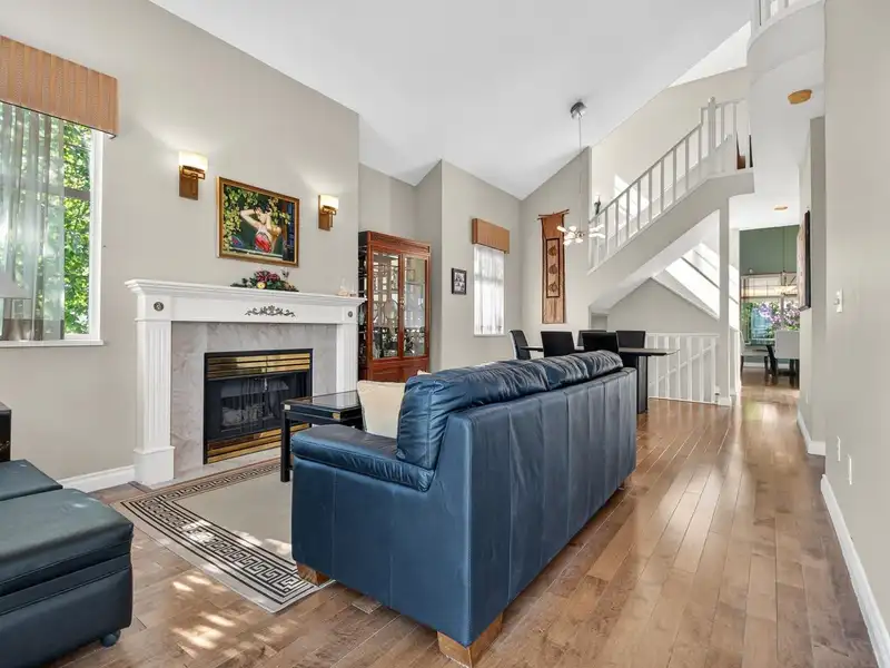 29 5221 OAKMOUNT CRESCENT - photo 3 of 34