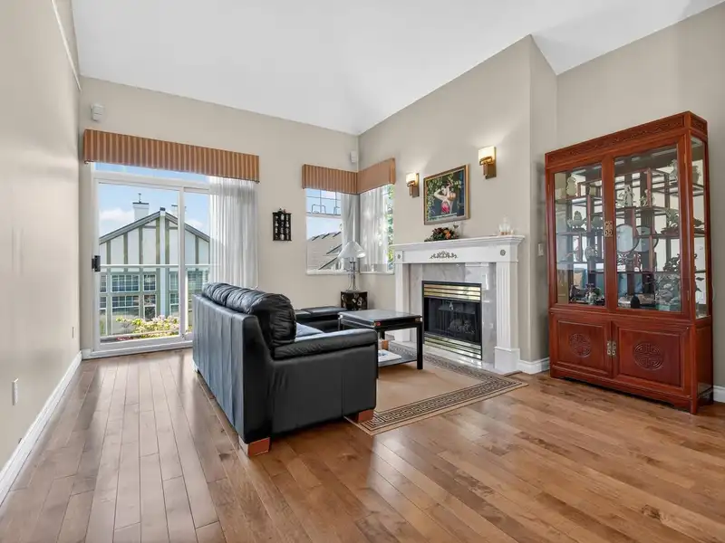 29 5221 OAKMOUNT CRESCENT - photo 4 of 34