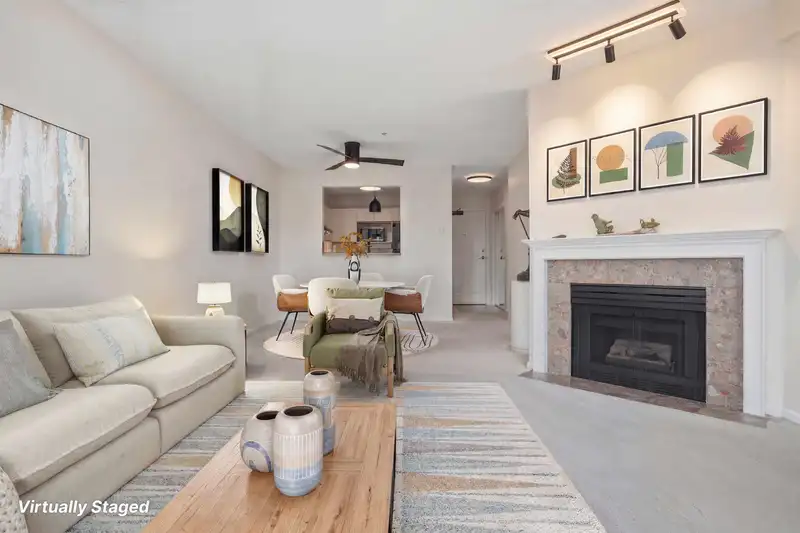 412 525 WHEELHOUSE SQUARE - photo 2 of 16