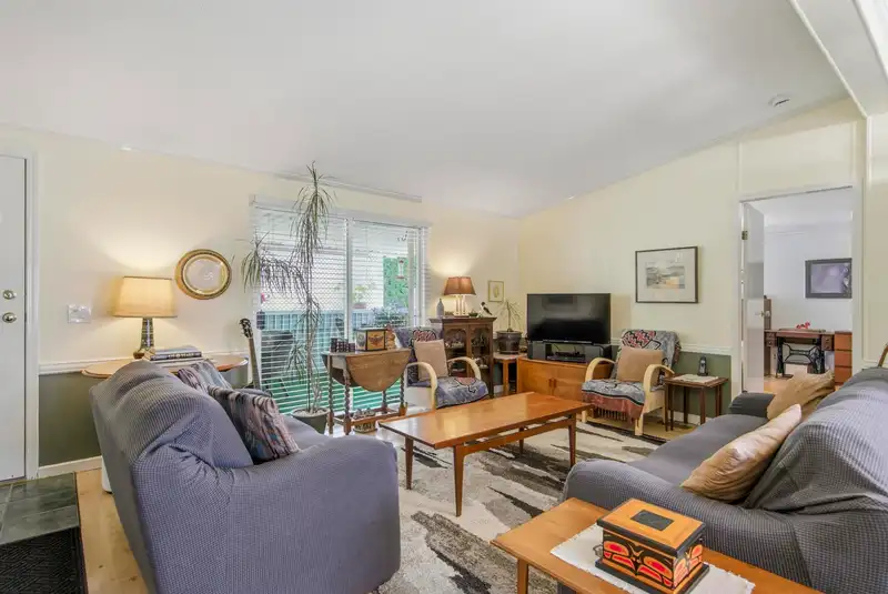 162 145 KING EDWARD STREET - photo 3 of 25