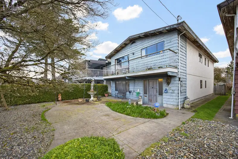 1952 PRAIRIE AVENUE - photo 3 of 25