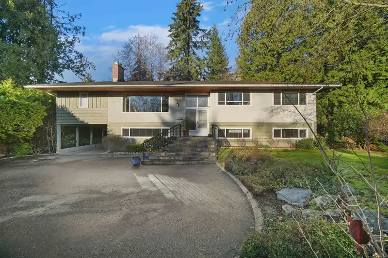 2519 EAST ROAD - photo 1 of 40