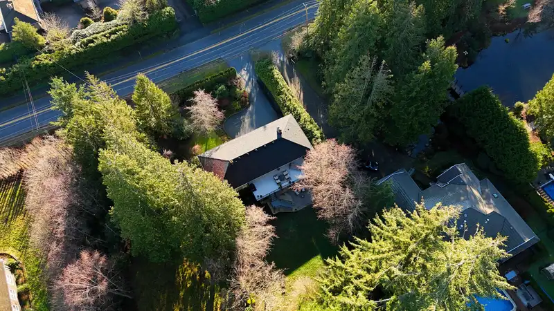 2519 EAST ROAD - photo 3 of 40