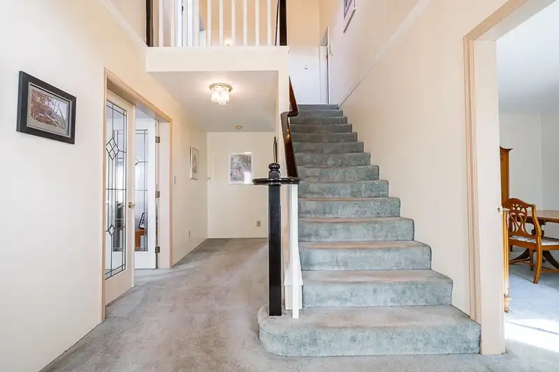 9121 WILBERFORCE STREET - photo 3 of 39