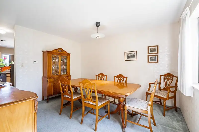 9121 WILBERFORCE STREET - photo 4 of 39