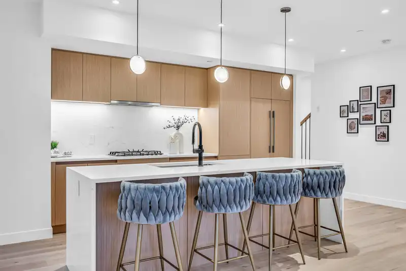 1012 W 52ND AVENUE - photo 3 of 22