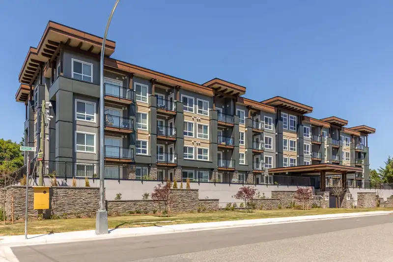 214 9450 ROBSON STREET - photo 1 of 31