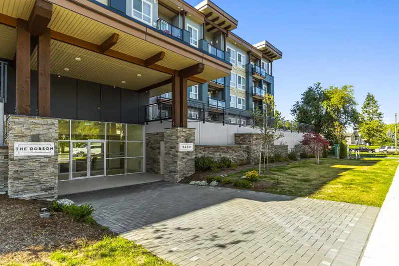 214 9450 ROBSON STREET - photo 3 of 31