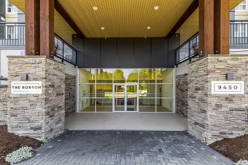 214 9450 ROBSON STREET - photo 4 of 31