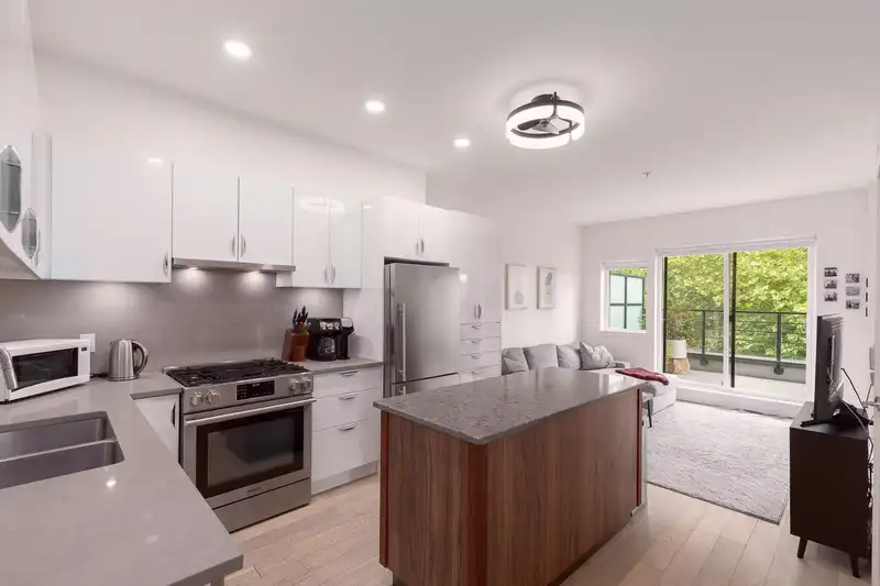 404 2666 DUKE STREET - photo 1 of 29