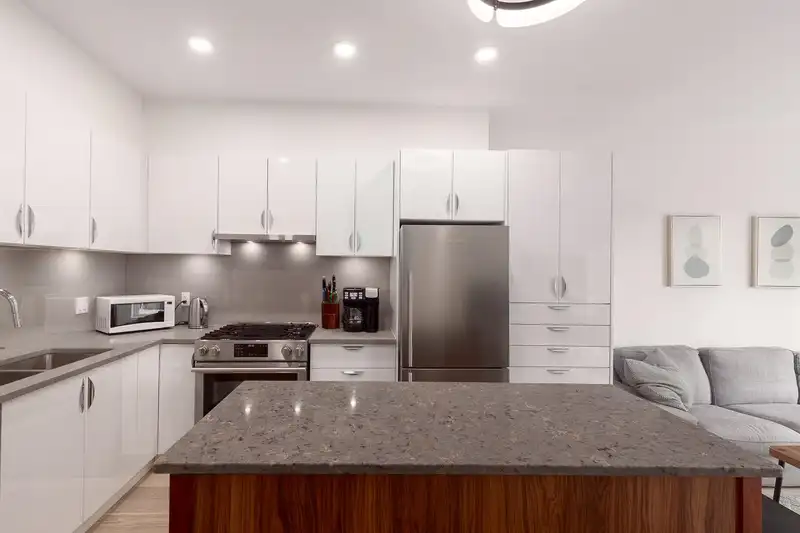 404 2666 DUKE STREET - photo 3 of 29