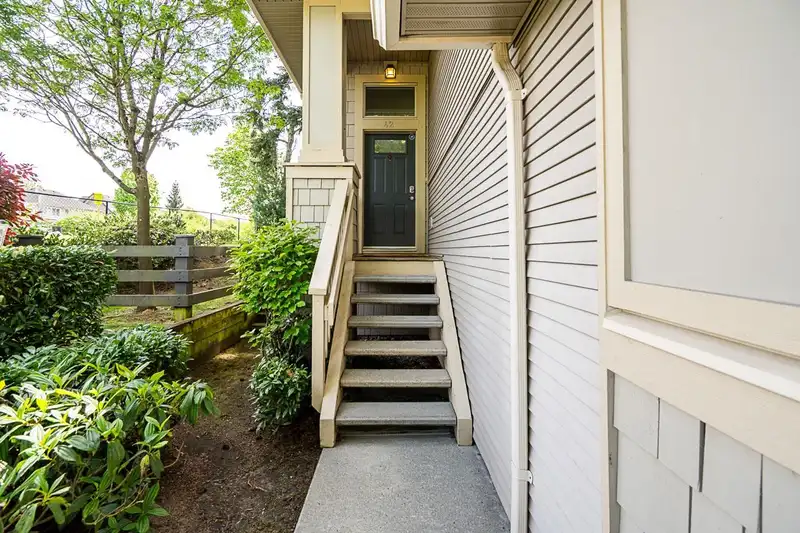 42 10605 DELSOM CRESCENT - photo 3 of 40