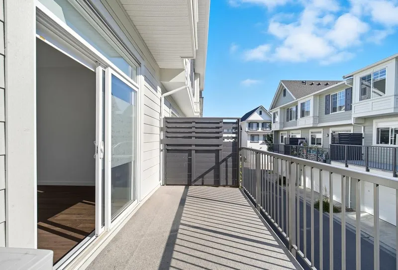 10 15778 85 AVENUE - photo 4 of 9